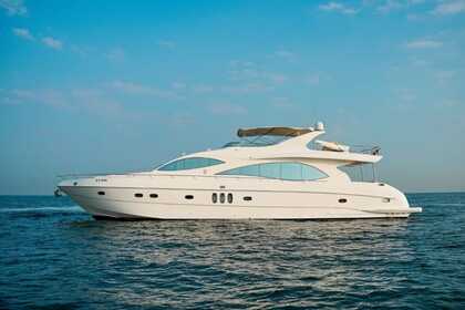 Hire Motor yacht Super Clean Majesty 88 Jakuzi Dubai Marina
