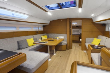 Charter Sailboat  SUN ODYSSEY 449 (4 CABINES) Arzon