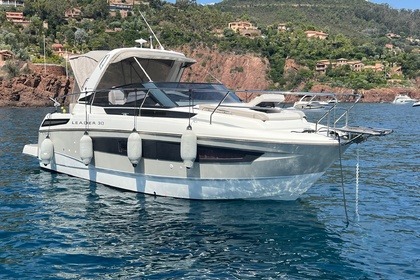 Charter Motorboat JEANNEAU LEADER 30 Mandelieu-La Napoule