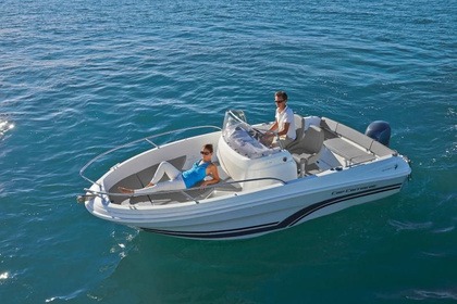 Charter Motorboat JEANNEAU CAP CAMARAT 5.5 Trebeurden