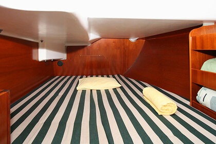 Rental Sailboat  Oceanis 411 Clipper Milazzo