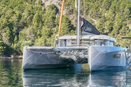 Charter Catamaran Excess Excess 14 - 4 + 2 cab. Skradin