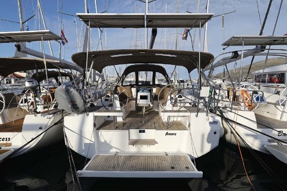 Verhuur Zeilboot Bavaria Yachtbau Bavaria C38 Style Trogir