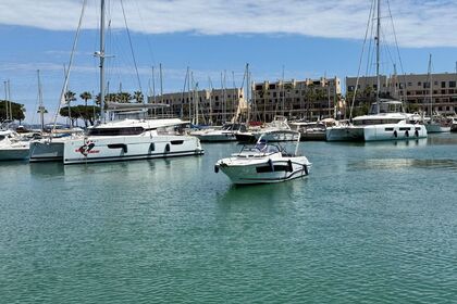 Charter Motorboat Jeanneau 7.5 Wa Cogolin