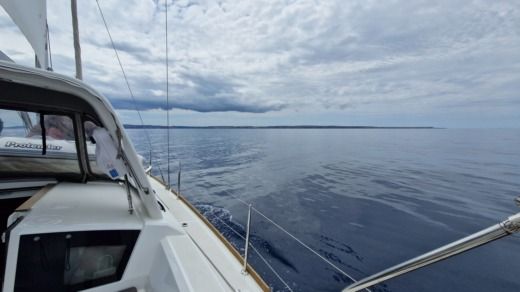 Barcelone Sailboat Beneteau Oceanis 38.1 alt tag text