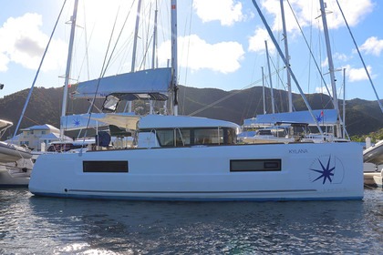 Charter Catamaran Lagoon-Bénéteau Lagoon 40 - 3 + 2 cab Tortola