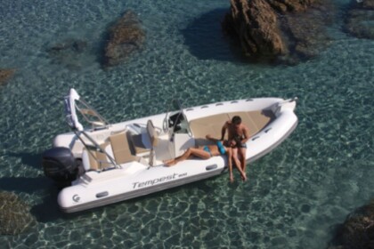 Hyra båt Båt utan licens  Capelli tempest 600 Santa Teresa Gallura