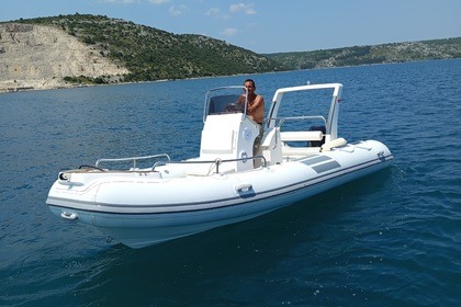Charter Motorboat Capeli 560 Rakalj