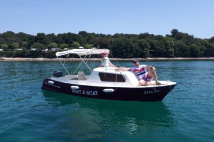 Charter Boat without licence    Pula