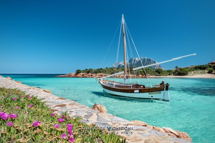 Miete Motorboot Cantiere Polese Barca Tradizionale Sarda Tavolara