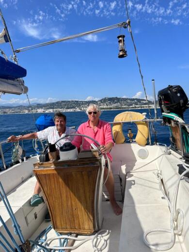 Канны Sailboat GUY COUACH V12 alt tag text