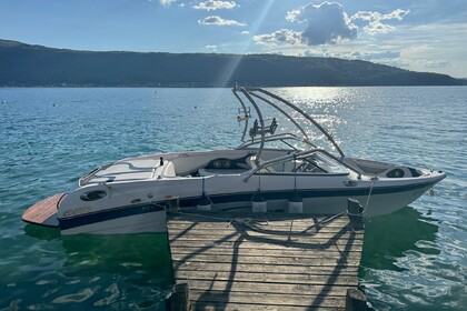 Verhuur Motorboot Correct Craft Sport nautique 226 Annecy