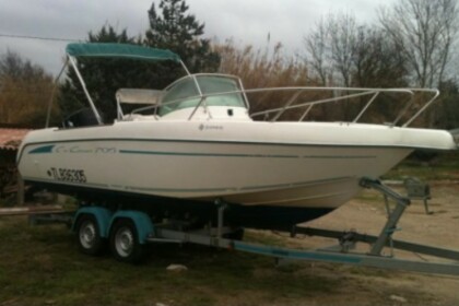 Charter Motorboat Jeanneau Cap Camarat 705 St-Laurent-du-Var