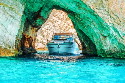 Rental Motorboat Cranchi Cranchi Mediteranee 41f Zakynthos