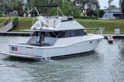 Noleggio Barca a motore UNIESSE 42 FLY Ancona