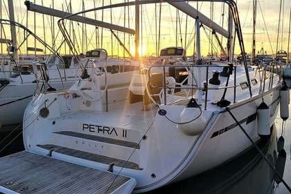 Noleggio Barca a vela  Bavaria Cruiser 51 Ponte