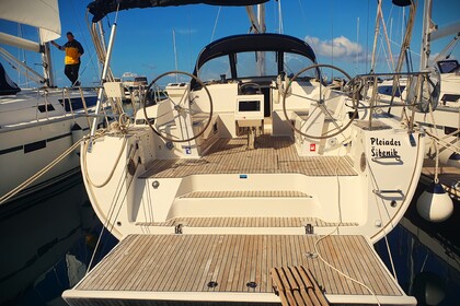 Hire Sailboat Bavaria Bavaria Cruiser 46 Drage, Pakoštane