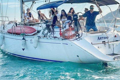 Hire Sailboat Dufour 43 classic Barcelona