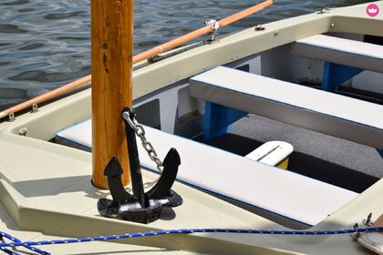 Charter Motorboat Zephyr Boats 21 Varna