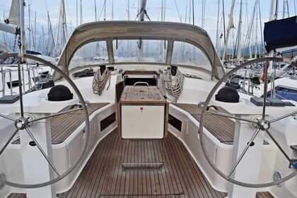 Hire Sailboat Bavaria Cruiser 45 Malta
