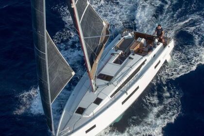 Hire Sailboat Jeanneau Sun Odyssey 410 Nassau