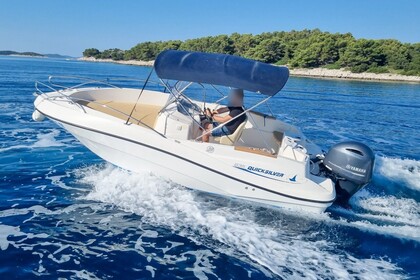 Rental Motorboat Quicksyliver 635 open Marseille