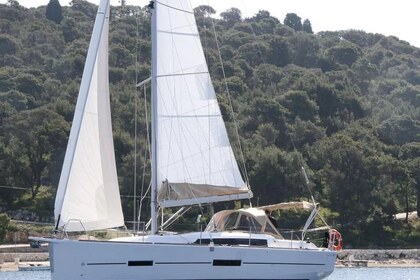 Ενοικίαση Ιστιοπλοϊκό σκάφος Dufour Yachts DUFOUR 382 Τουλόν