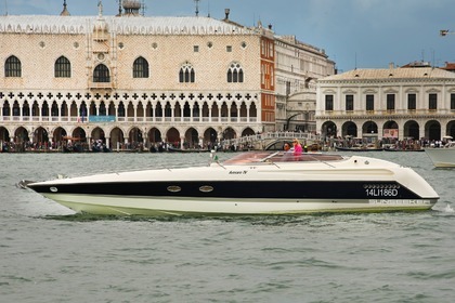Noleggio Barca a motore Sunseeker 41 tomahawk Venezia