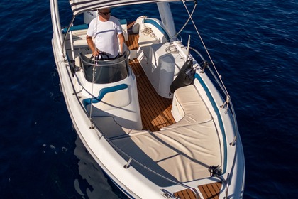 Czarter Łódź motorowa Speeder 680 Open Hvar