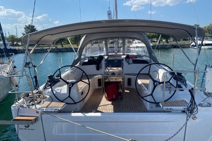 Verhuur Zeilboot Beneteau Oceanis 40.1 Alimos