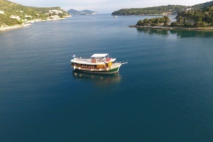 Verhuur Motorjacht Custom wooden Traditional wooden boat Dubrovnik