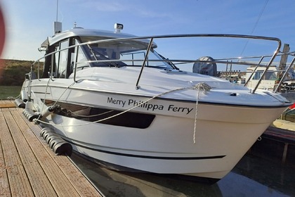 Charter Motor yacht Jeanneau Merry Fisher 895 Queenborough