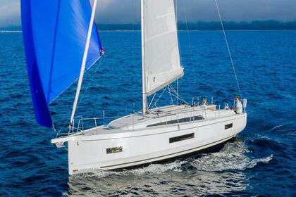 Hire Sailboat Bénéteau Oceanis 40.1 - 3 cab. Saint George's