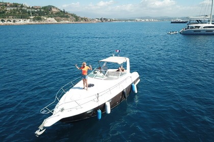 Hire Motorboat Chris Craft Crosne 272 SR Mandelieu-La Napoule