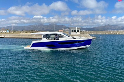 Hire Motorboat Sealine C390 Palma de Mallorca