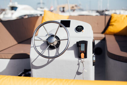 Verhuur Motorboot Qrafter e-Lounger 650 Loosdrechtse Plassen