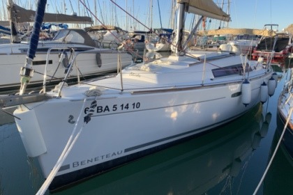 Alquiler Velero Beneteau Oceanis 31 Casteldefels