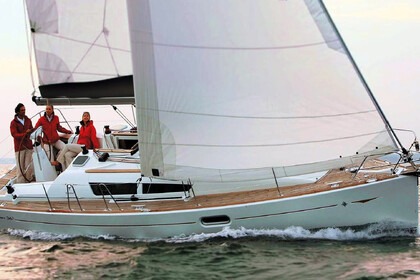 Hire Sailboat Jeanneau Sun Odyssey 36i Lavrio Port