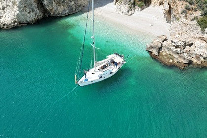 Charter Sailboat JEANNEAU SUN DANCE 36 Nafplion