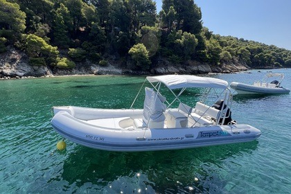 Hire Motorboat Capelli 630 Skiathos