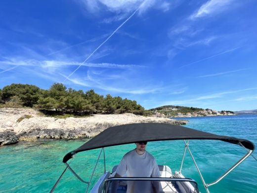 Vodice Motorboat SALPA SUNSIX alt tag text