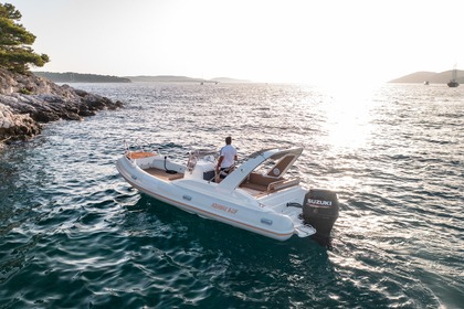 Hire RIB Aquamax B 23 F Hvar