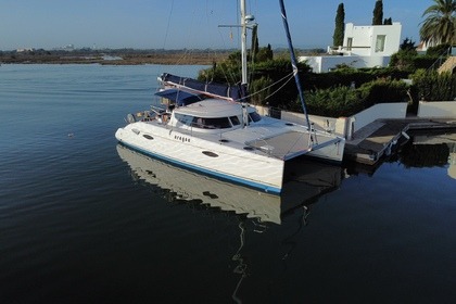 Location Catamaran Fountaine Pajot Lavezzi 40 Roses