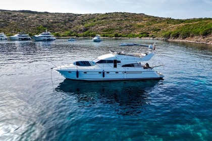 Hyra båt Yacht Fairline 65 Squadron Yalıkavak