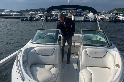 Hyra båt Motorbåt Crownline 206 LS Stockholm