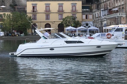 Noleggio Barca a motore CRANCHI 32 Salerno