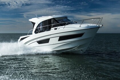 Charter Motorboat Beneteau Antares 9 OB Split