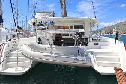 Hire Catamaran Lagoon-Bénéteau Lagoon 400 - 4 + 2 cab. Trogir