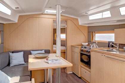 Hire Sailboat BENETEAU OCEANIS 38.1 Kos