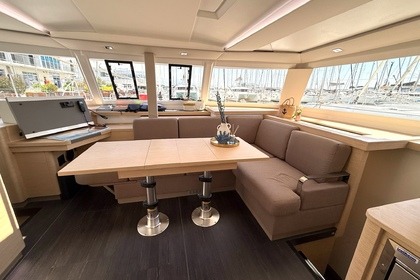 Charter Catamaran Fountaine Pajot Fountaine Pajot Astrea 42 - 4 + 2 cab. Brač